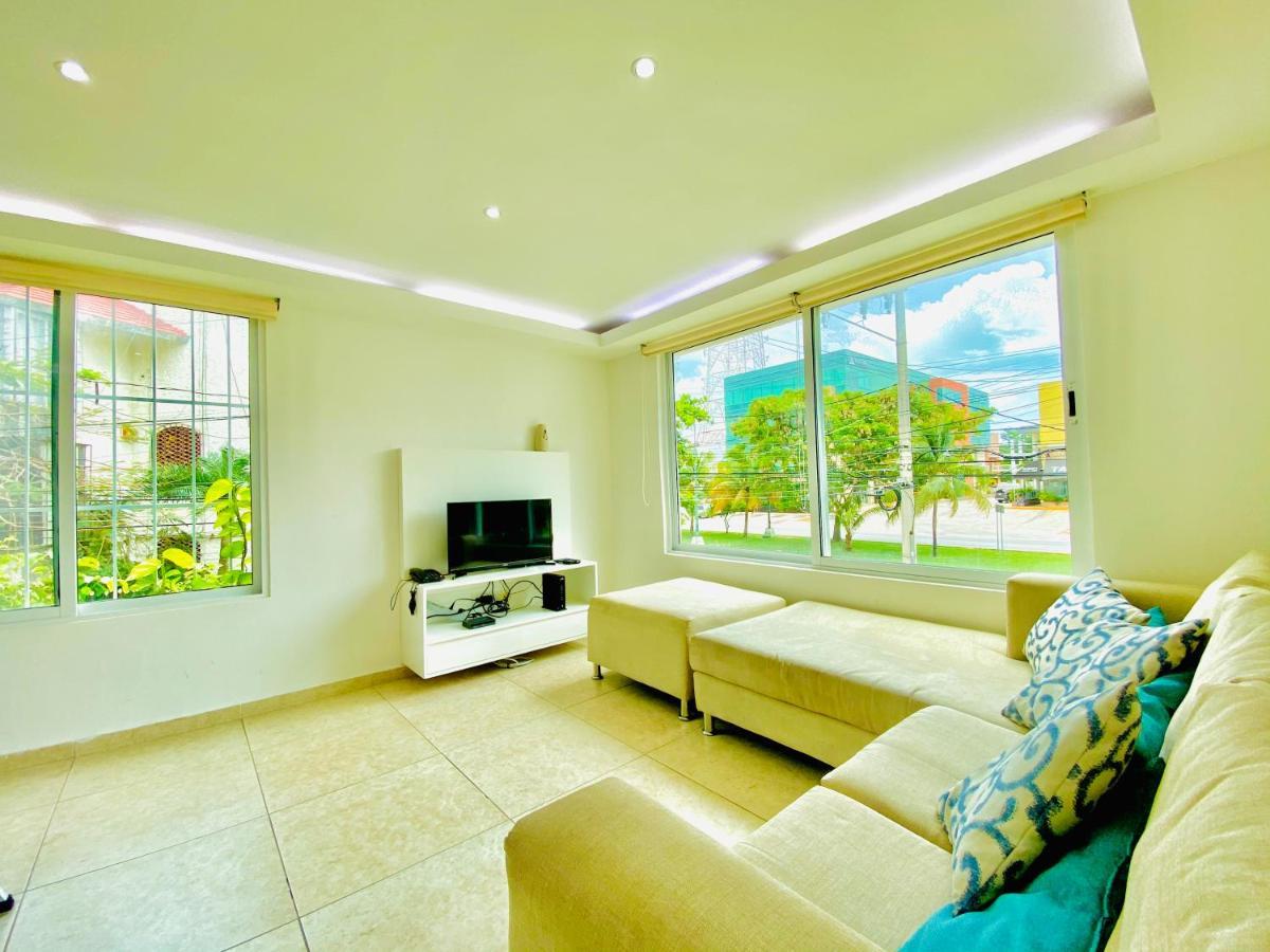 Apartamento cálido y moderno en la entrada de la zona hotelera Cancún Exterior foto